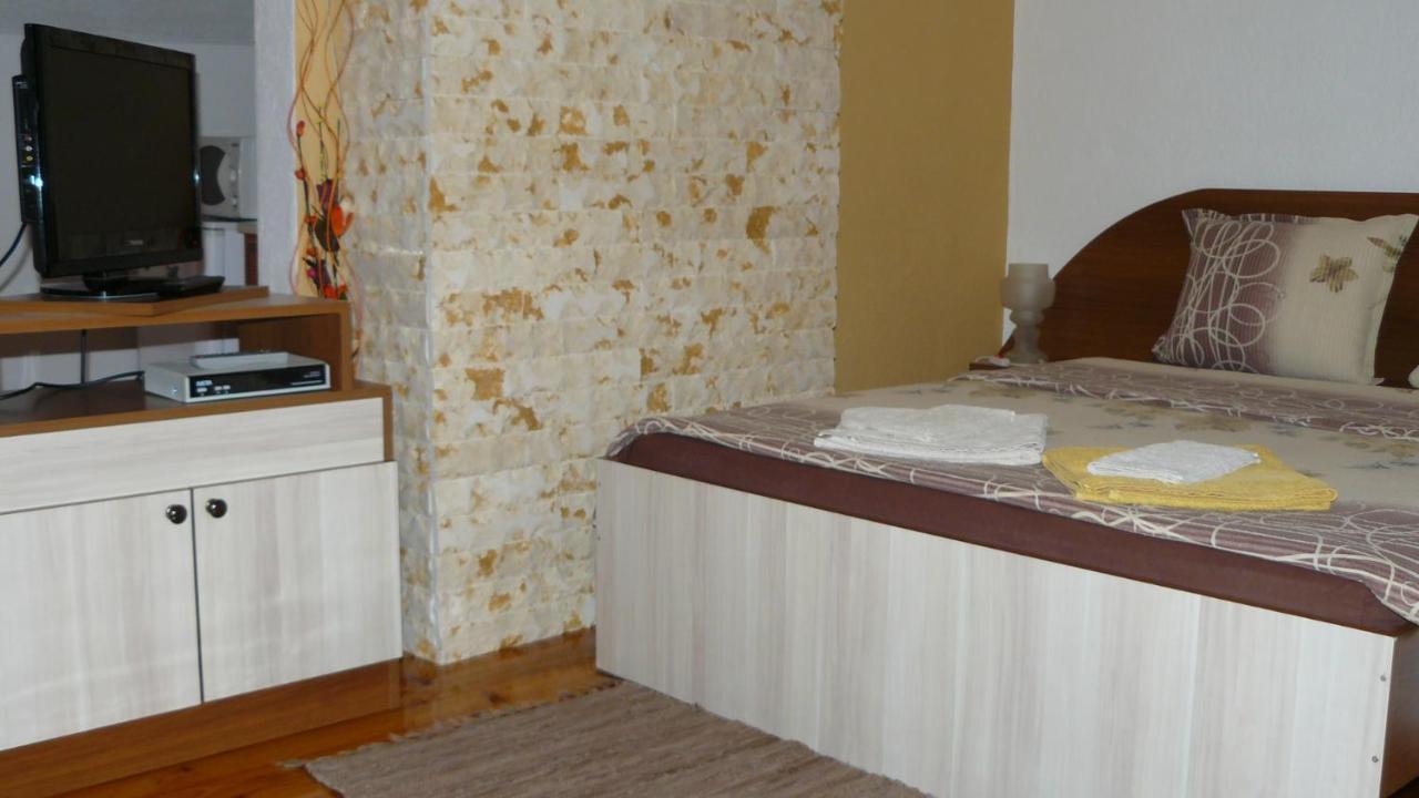 Geto Apartment Belogradtjik Exteriör bild